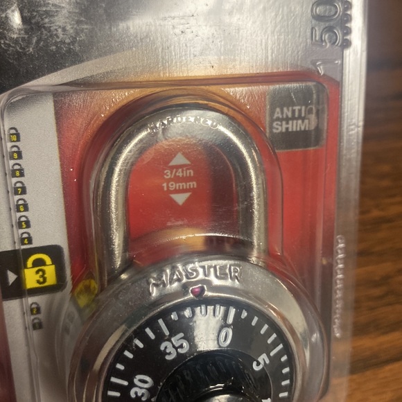 Master Lock New - Picture 3 of 3
